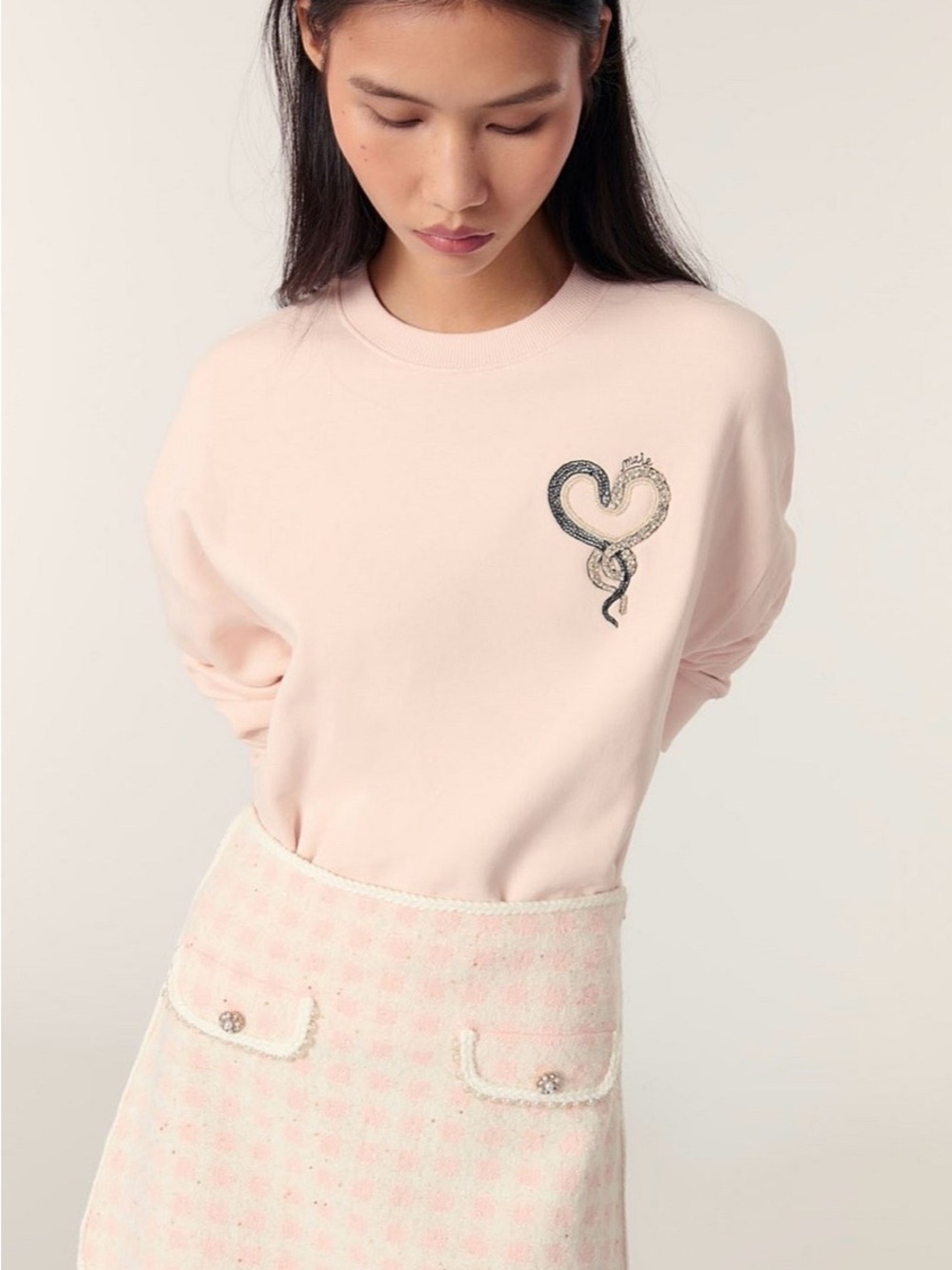 Maje tiserpenta Pink Crewneck Sweater with Embellished Snake Heart
